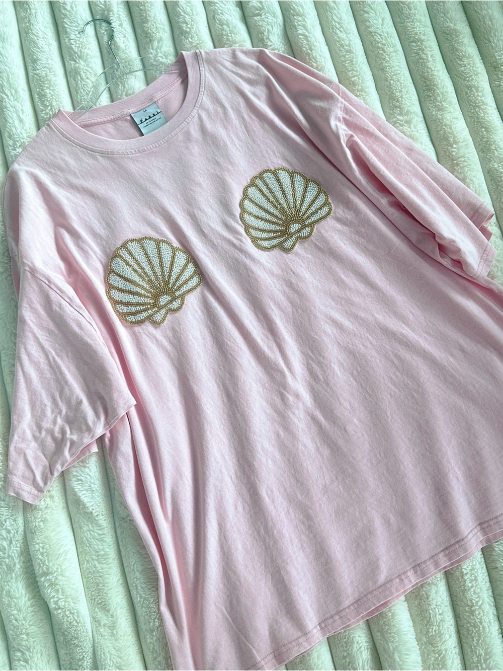 Sabbi Women’s Oversized Pink Shell Graphic Tee